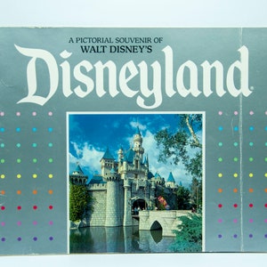 Walt Disney Worlda pictorial souvenir: unknown: Amazon