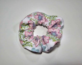 Bright Flower Scrunchie, Spring Time Scrunchie, Summer Scrunchie, Cotton Flannel Scrunchie