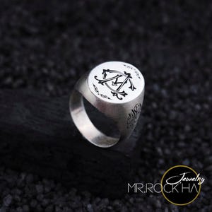 Anillo de plata de ley 925 para hombre, personalizable, con nombre o iniciales personalizables, caja redonda sencilla, grabado a mano.