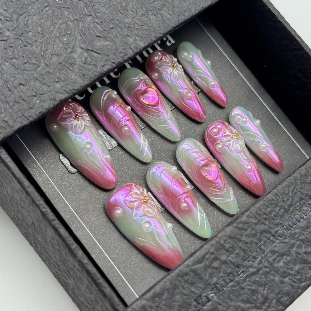 Almond Wearable Armor Nails, Handmade Resin Press on Nails, Chrome ...
