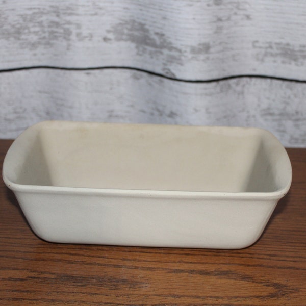 Pampered Chef Stoneware Loaf Pan Family Heritage Classic Collection  1113