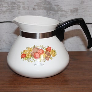 Spice of Life Le The&#39; Vintage Corning Ware Tea Kettle Coffee Pot  6 Cup P-104