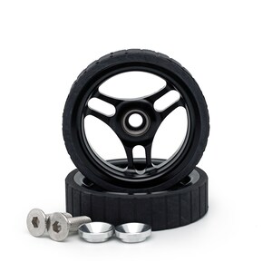 Ruote larghe e facili da montare in lega lavorate a CNC per Brompton, con design a 3 razze sdoppiate. immagine 3
