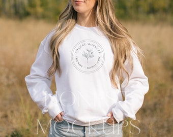 gildan 18000 Mockup, Sweatshirt Mockup, Mockup Modell, Sommer 3001 Mockup, trendiger Mockup, weißer Pullover Mockup