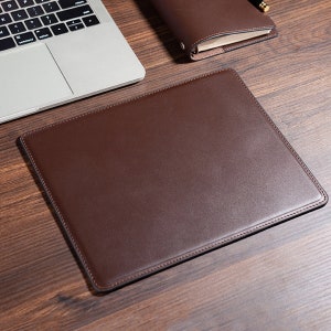 Handgefertigte Leder Schreibtischmatte, personalisierte gravierte Leder Mauspad, 8 "X10" langlebige Mauspad, verdickte Schreibtischmatte, Tischmatte