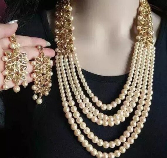 Stylish 2024 necklace set