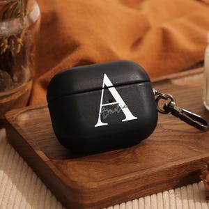Custodia personalizzata in pelle nera per AirPod, custodia in legno per AirPod 2 e 3, custodia per AirPod Pro 2, custodia personalizzata per AirPod Pro, regali per la festa del papà