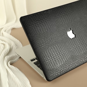 Cool Crocodile Print Laptop Case MacBook Air 15 2023, Vegan Leather MacBook Cover for Pro 14 16 M1 M2 Pro 13 2022 Unique Laptop Case