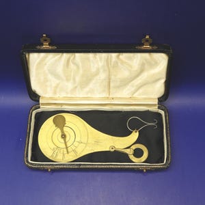 Básculas antiguas de Parnell de Londres... Básculas antiguas victorianas del siglo XIX para cartas postales de Parnell de Londres