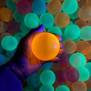 UV Black Light Reactive Ball Pit Balls – 4 Neon Glow Colors, 2.76" (7cm), Fluorescent Balls for Soft Play, Sensory Play & Parties