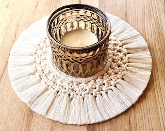 Handgemachte Deckchen Coaster Zierdeckchen Natur weiß Makramee Tischdeko Wohndeko gemütliche Boho Style Deko Untersetzer Frühlingsdeko