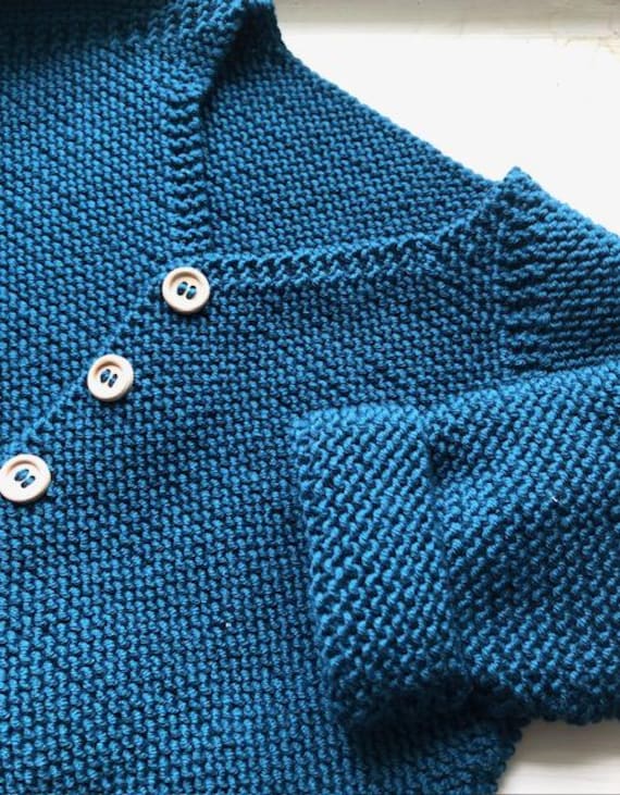 Patron De Tricot UKHKA 6 – Cardigans Manches Longues & Pulls Col Rond/V Pour Bébé Et Prématuré (31-56 Cm)