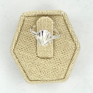 925 Sterling Silver Dainty Toe Ring. 925 Sterling Silver Cute Seashell Dainty Toe Ring for Women. Gifts for Her.