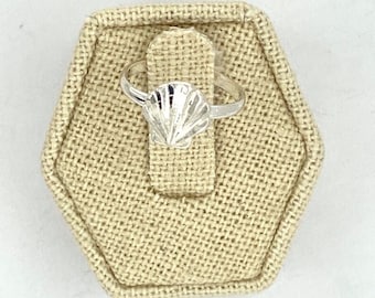 925 Sterling Silver Dainty Toe Ring. 925 Sterling Silver Cute Seashell Dainty Toe Ring for Women. Gifts for Her.