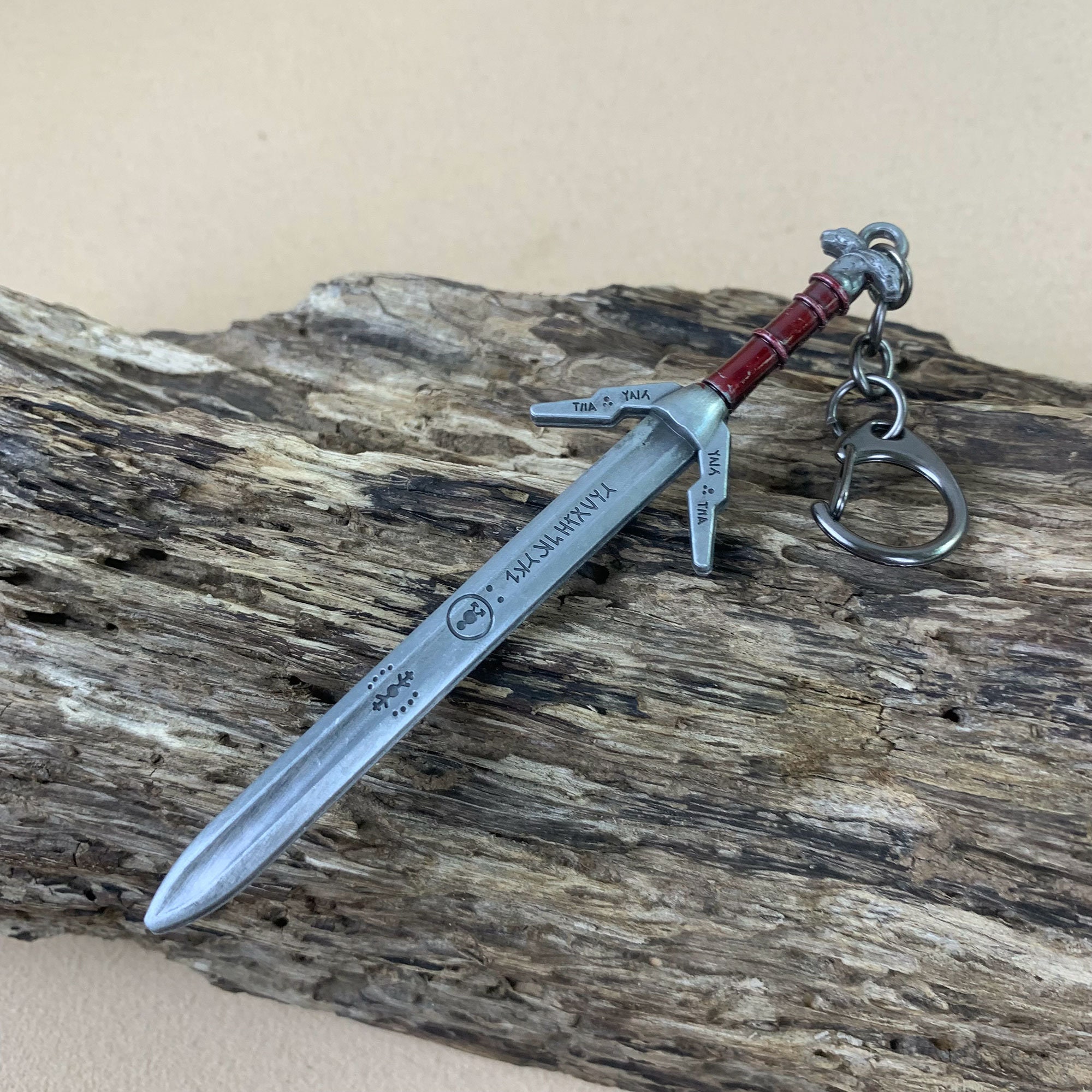 Wild Hunt Sword Metal Keychain Keyring Geralt of Rivia Silver Sword Key  Chain, Gift for Playstion Xbox Witcher Gamers 