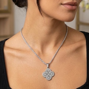 Vintage Clover Pendant Necklace, Stainless Steel Rope Chain, Laser Engraved Flower Charm