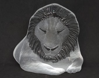 Vintage Viking glass lion paperweight | Made in Sweden |