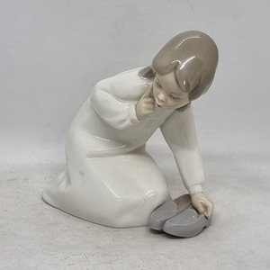 Vintage Llardo Girl Porcelain Figurine | Made in Spain |