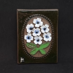 Vintage JIE GANTOFTA ceramic wall plaque no. 844 | Designed by Aimo Nietosvuori |