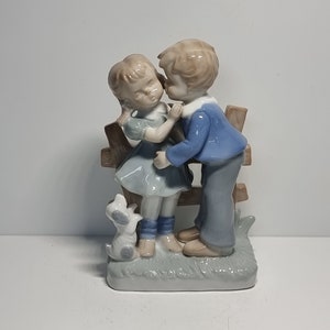 Figurina di ragazzo e ragazza in porcellana vintage / Prodotto in Giappone /