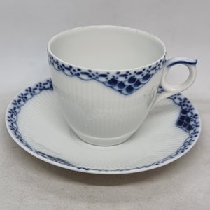Xícara e pires de porcelana vintage Royal Copenhagen | Fabricado na Dinamarca |