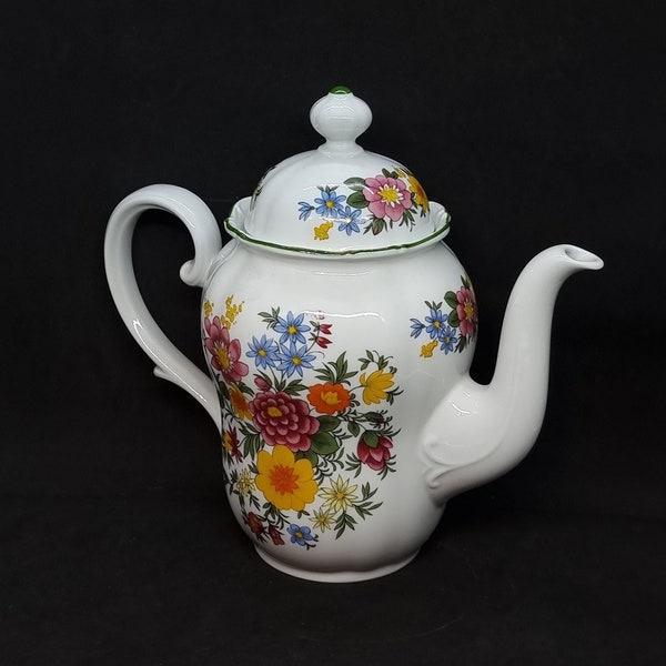Seltmann Weiden E. porcelain teapot no. 24695 | Bavaria W. Germany | Barock |