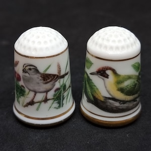 1979 Franklin porcelain collectible bird thimbles |