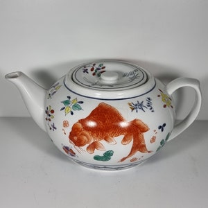 Vintage Porcelain Handpainted Teapot | Made in China |