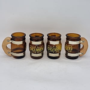 Set of 4 vintage 1960s Siesta Ware &quot;Jamaren&quot; barrel amber glass mugs with wooden handles |