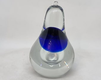 Vintage crystal glass paperweight "Pear" |