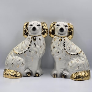 Pair of White & Gold Staffordshire Spaniel Dogs — Vintage Mantel Spaniel Figurines, Gilded Ears / Chain Decor