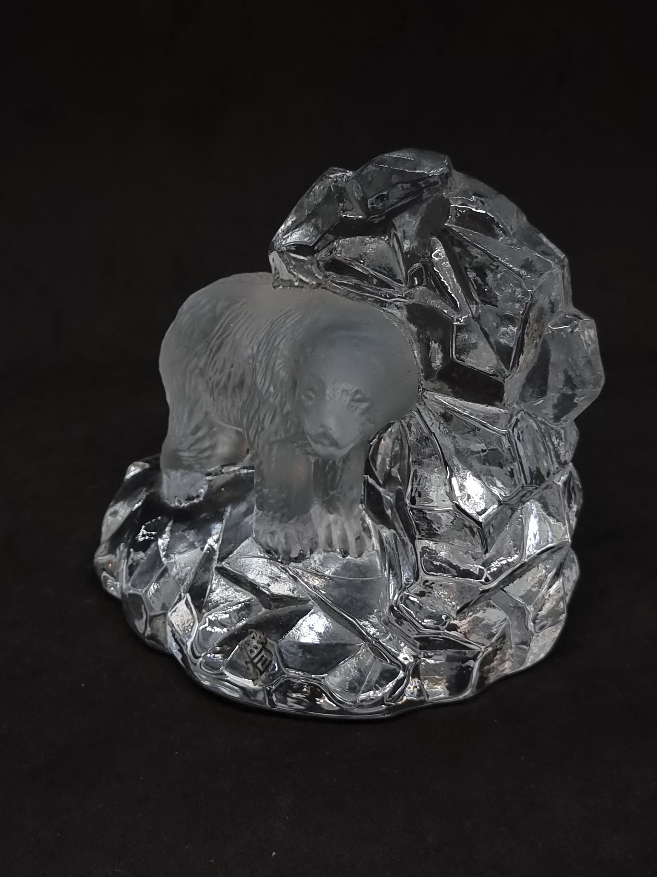 1990年代のスウェーデン製ヴィンテージガラスアートSEA Glasbruk ヴィンテージ「Sea Glasbruk Kosta」シロクマのガラス置物