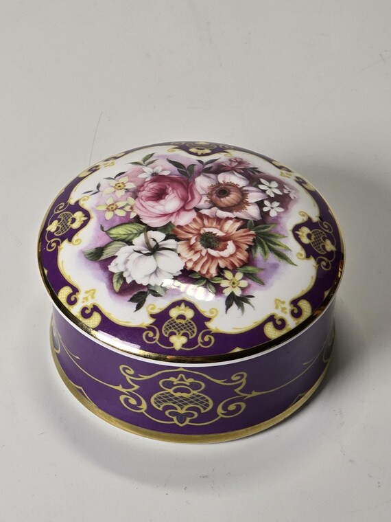アンティーク雑貨 Old Paper & Wax Flower Set. Vintage Falcon China Staffordshire Floral Lidded Box | Made in