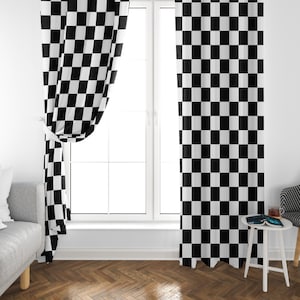 Zwart-wit geruit gordijn: geometrisch kamerdecor