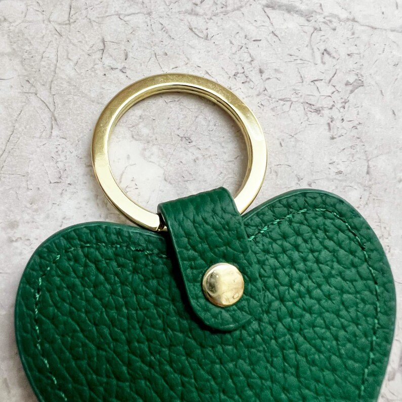 Personalized Green Pebble Leather keychain, Handmade Leather Keychain, image 6