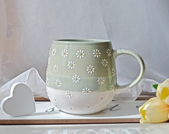 Taza de café Daisy de 17 oz / Taza de cerámica Daisy / Taza de té de porcelana de flores / Cerámica floral linda / Taza pintada a mano / Regalo de primavera / Regalo para mamá