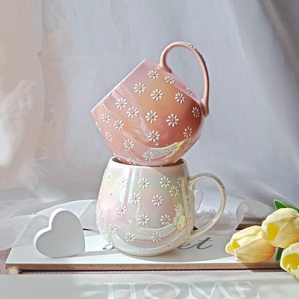 Tazze da caffè Daisy / Tazze da cappuccino dal ventre accogliente / Tazza da tè in ceramica con fiori / Tazza floreale carina dipinta a mano / Regalo per la mamma / Regalo di primavera per lei