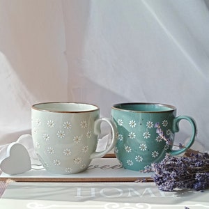 Grande tasse à café marguerite | Tasses à thé confortables | Tasse en céramique à cappuccino Daisy | Jolie tasse peinte à la main | Cadeau floral | Cadeau pour maman | Cadeau pour elle