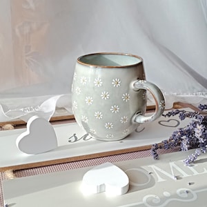 Rustic Daisy coffee mug | Cozy tea cup | Ceramic mug | Cute daisy pottery| Hand painted flower cup | Floral gift | Cottagecore gift for her