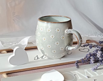 Rustic Daisy coffee mug | Cozy tea cup | Ceramic mug | Cute daisy pottery| Hand painted flower cup | Floral gift | Cottagecore gift for her
