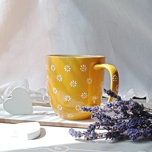 Daisy coffee mug | Daisy tea cups | Flower ceramic cup | Hand painted daisy mugs | Floral gift | Gift for her