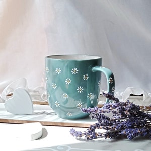 Daisy ceramic mug | Daisy tea cups | Flower coffee cup | Hand painted daisy mugs | Floral gift | Gift for mom | Christmas gift