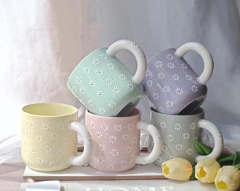 13 oz Daisy coffee mug | Cozy tea cups | Daisy ceramic mug | Cute hand painted cup | Floral gift | Gift for mom | Gift for her