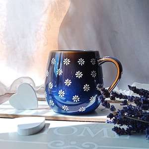 47 cl Daisy kaffemugg | Daisy cappuccinokopp | Daisy teporslin | Söt tusenskönakeramik | Handmålad kopp | Present till henne | Present till mamma