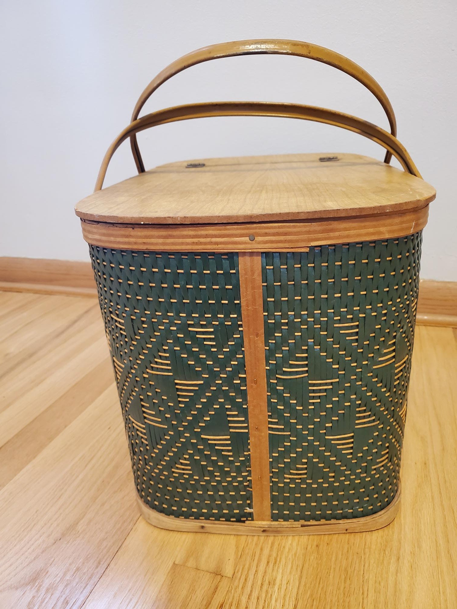 Vintage Hawkeye Green Woven Picnic Basket, Iowa, Repurpose, Décor, Home