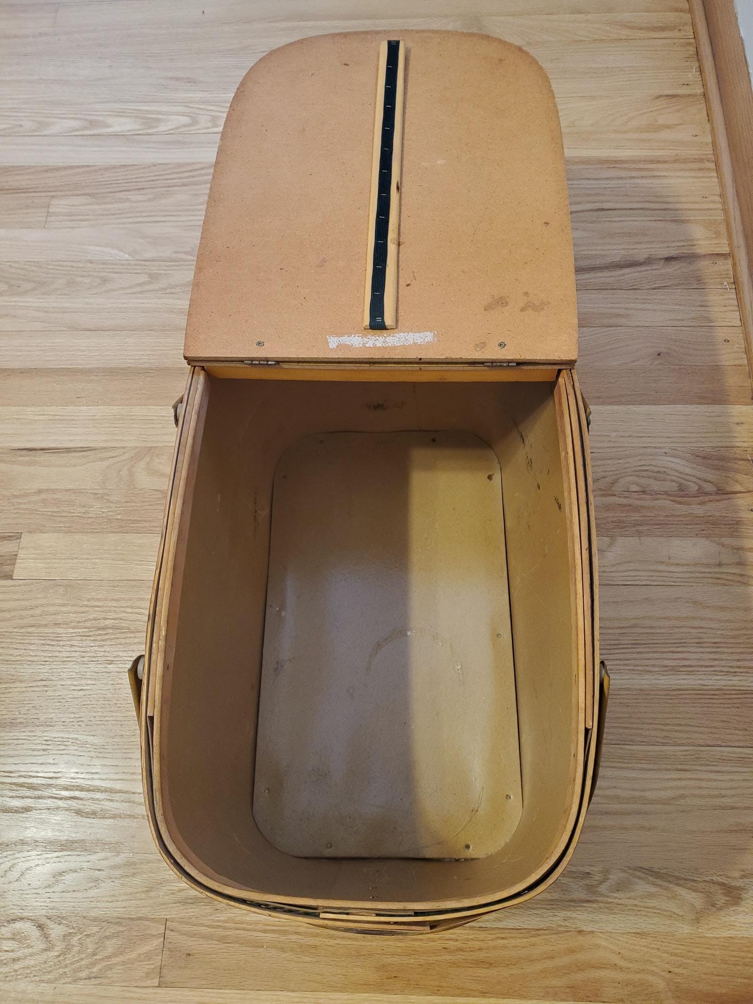 Vintage Hawkeye Green Woven Picnic Basket, Iowa, Repurpose, Décor, Home