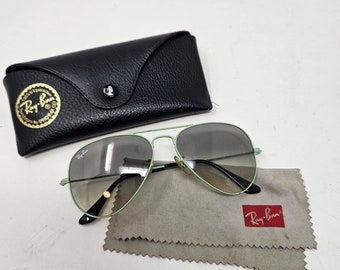 Vintage Aviator Ray Ban Light green Sunglasses RB3025, Made in Italy, Ladies Aviator Sunglasses, 033/32 55-14, SDMS618A