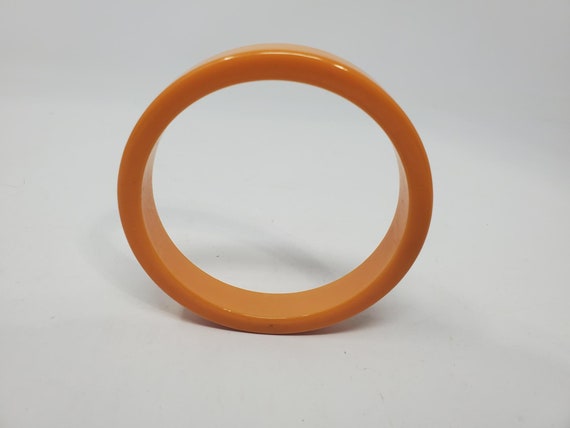 Vintage Bakelite Bracelet Bangle Yellow Creamed C… - image 3