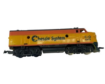 Train HO SCALE Life-Like Chessie System B&O # 4472 Diessel Locomotive - Tested