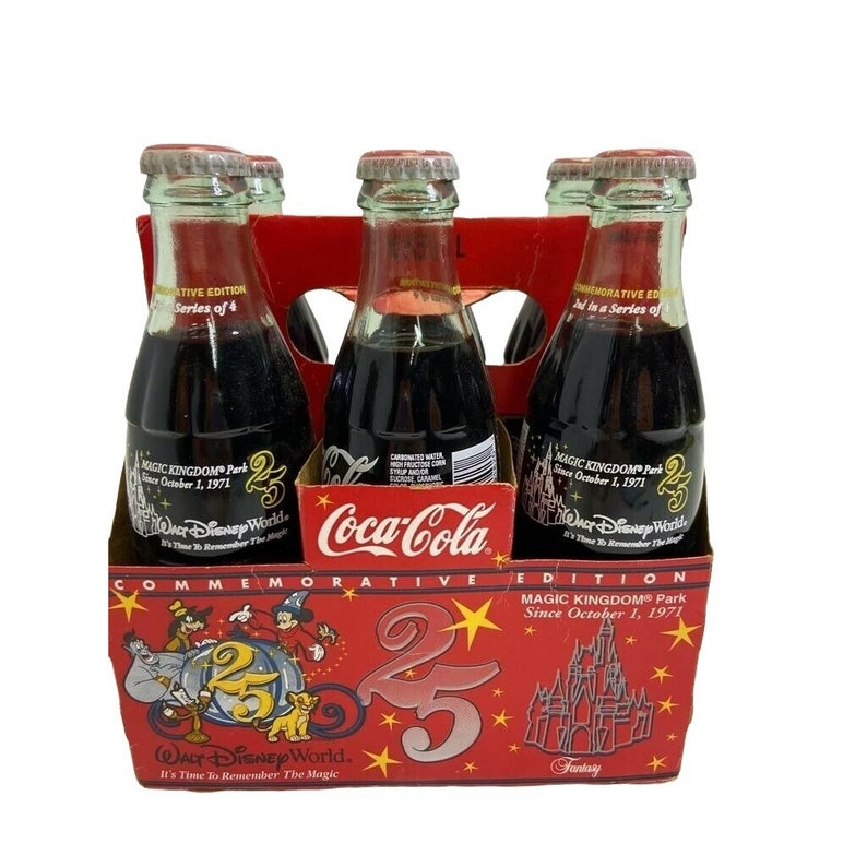 Vintage Classic Coca Cola Christmas 1971 Edition Coke Bottles Santa 6-Pack 8 Oz. image 1